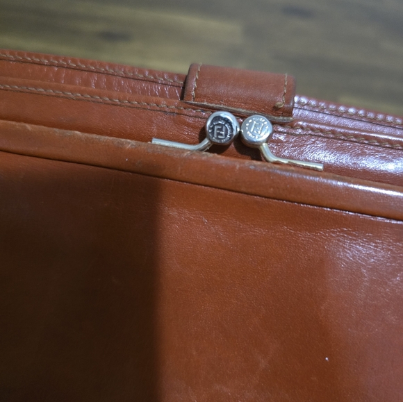 FENDI checkbook card holder Wallet womens bag accessory - Picture 3 of 12